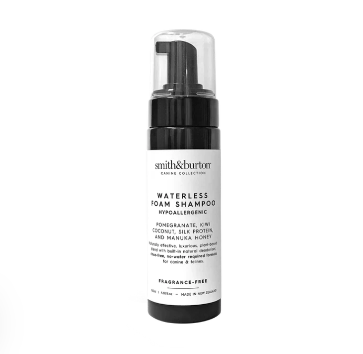 Şampon uscat hipoalergenic cu miere de Manuka pentru câini şi pisici 150 ml